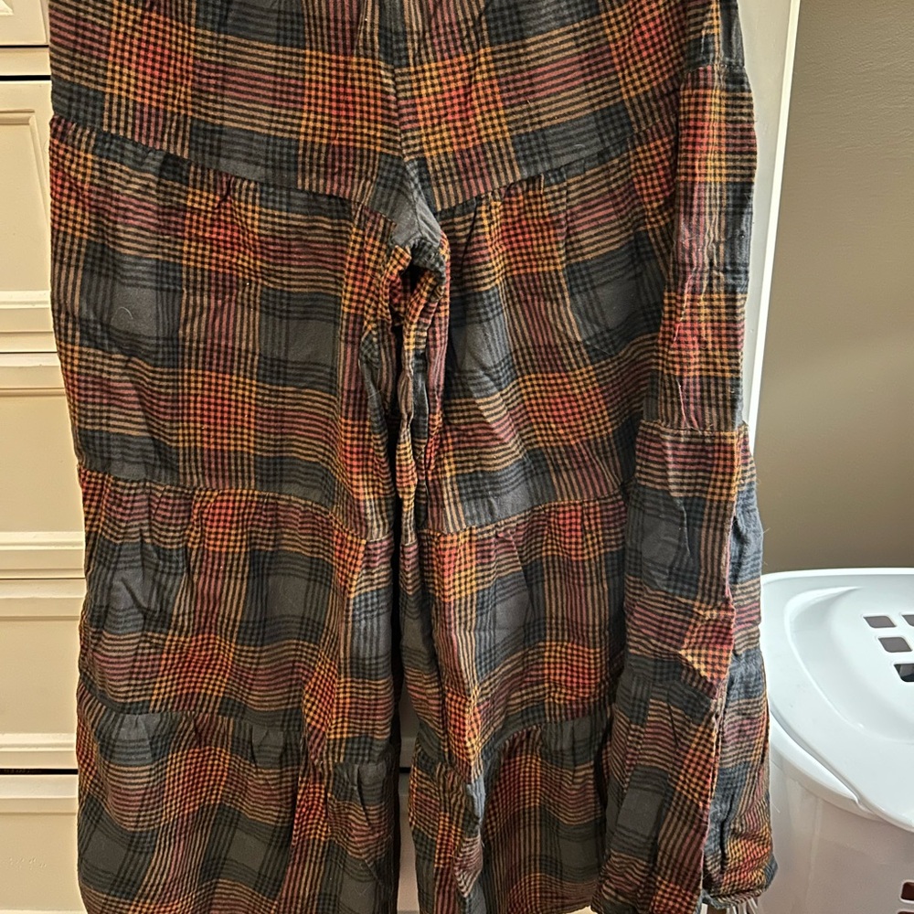 Natural Life wide leg, ruffle pants.. inseam 27”